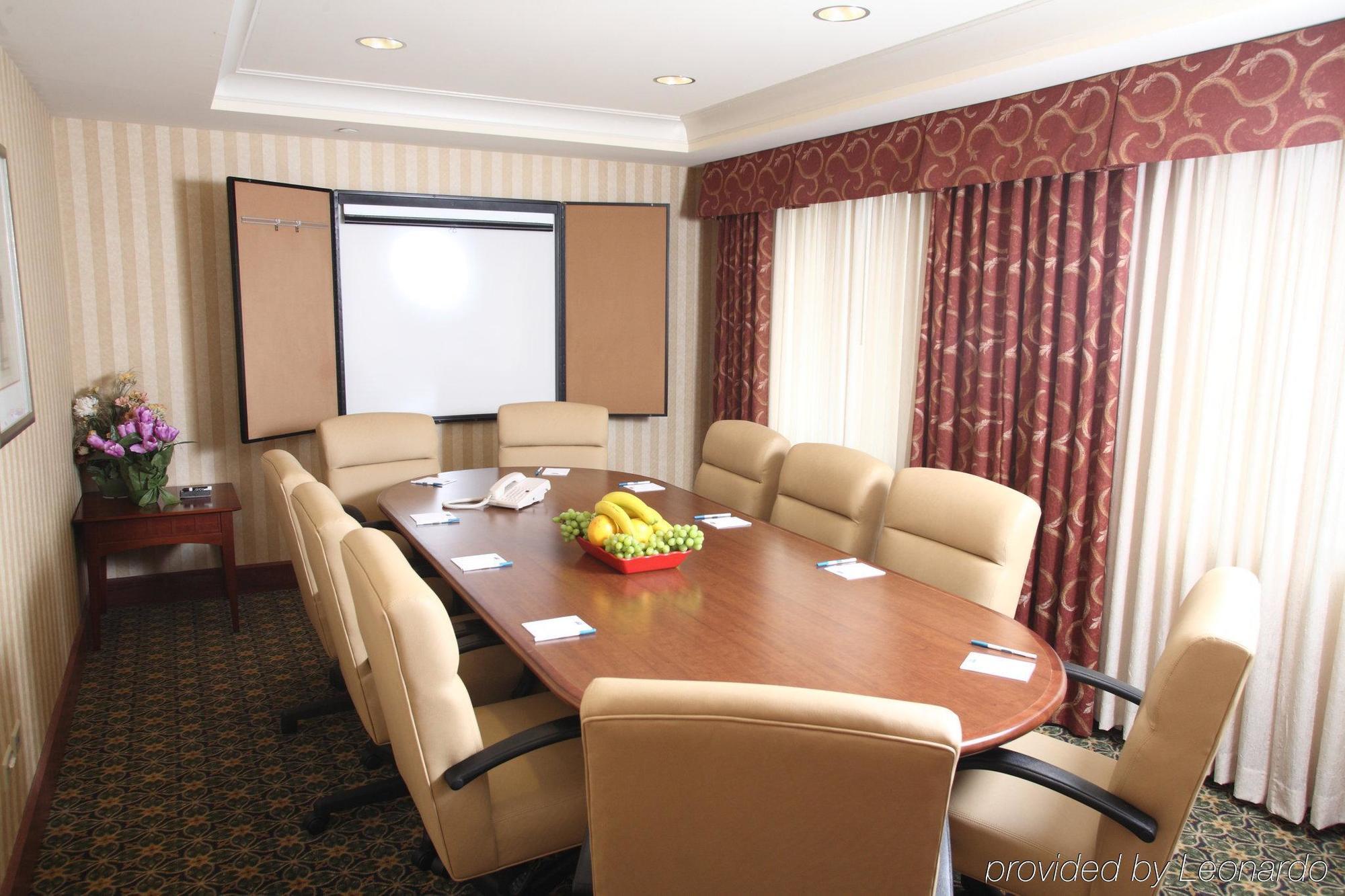 Staybridge Suites Chicago-Oakbrook Terrace By Ihg Ανέσεις φωτογραφία