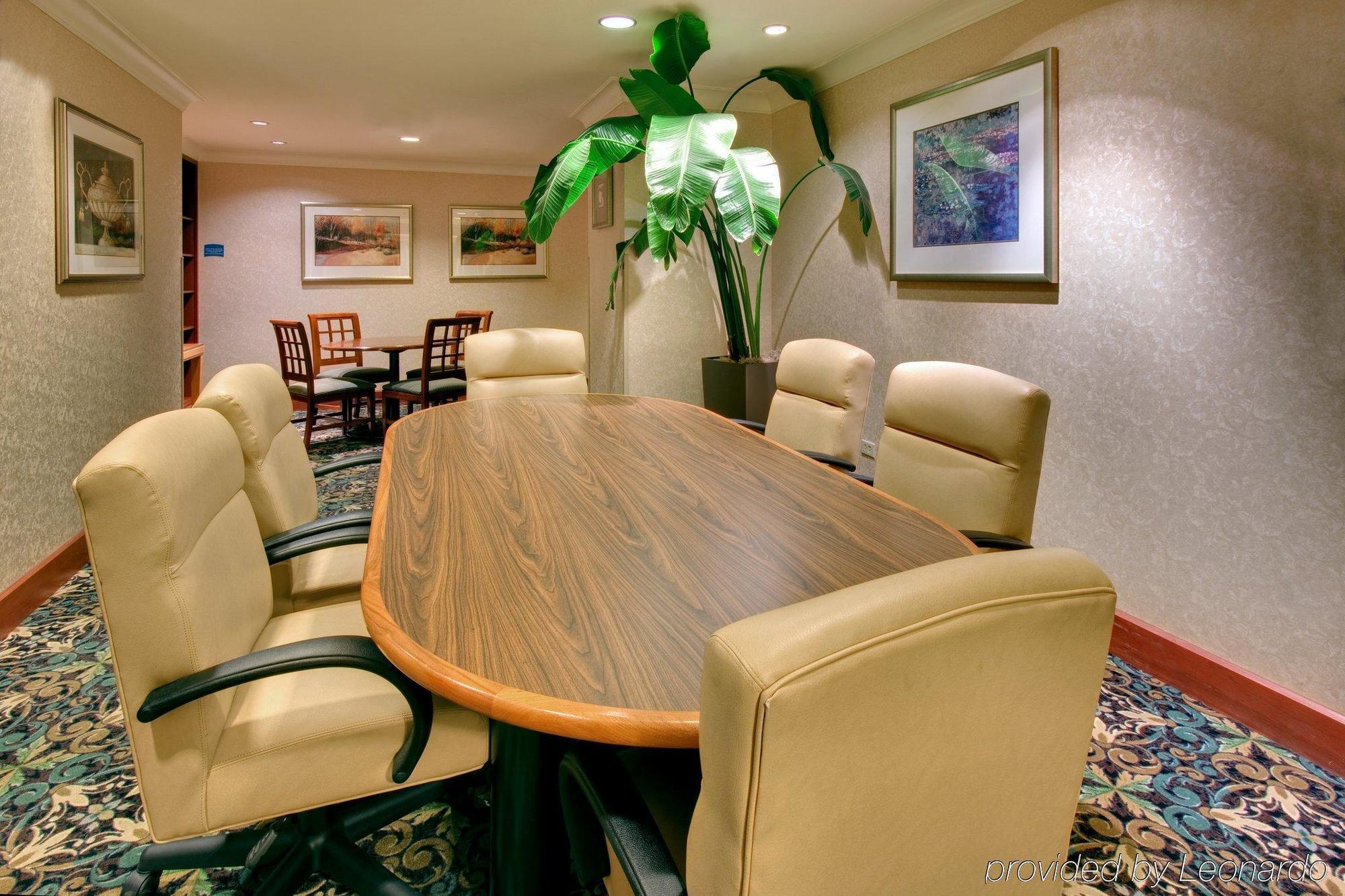 Staybridge Suites Chicago-Oakbrook Terrace By Ihg Ανέσεις φωτογραφία
